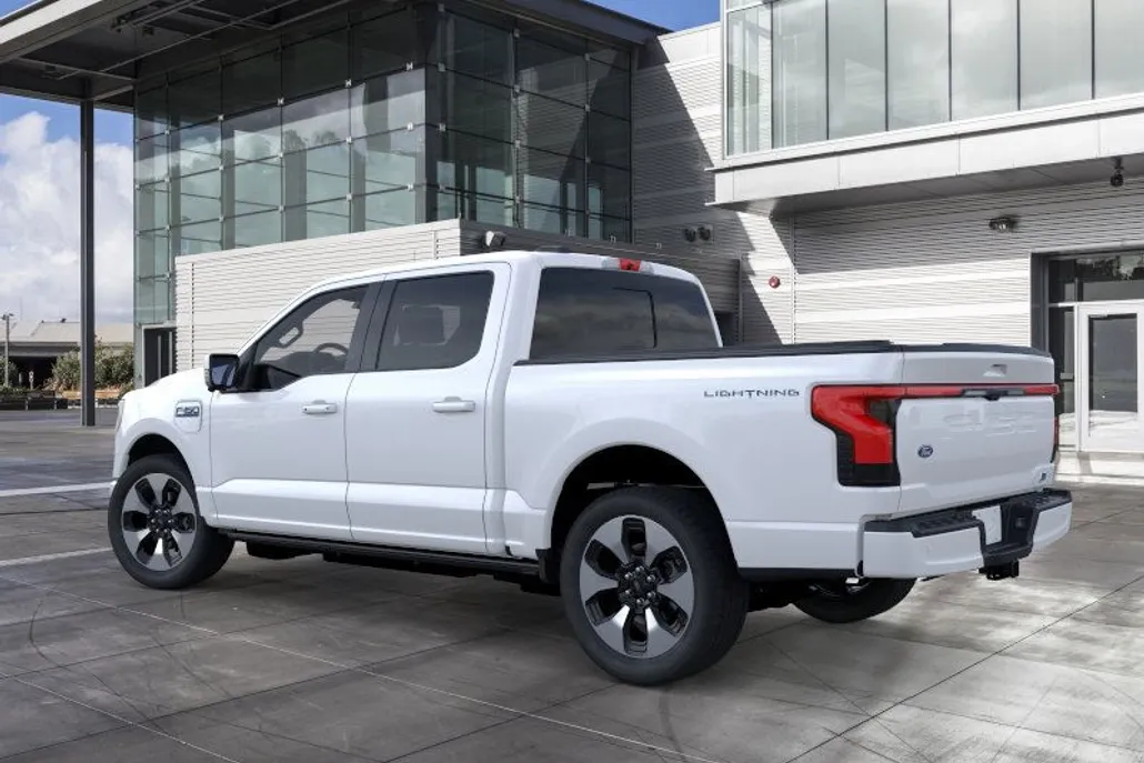 2025 Ford F-150 Lightning Platinum photo 1
