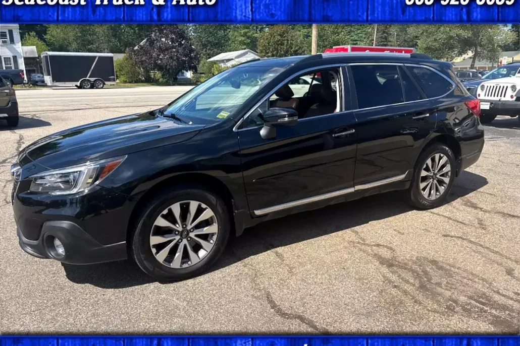 2018 Subaru Outback Touring photo 1