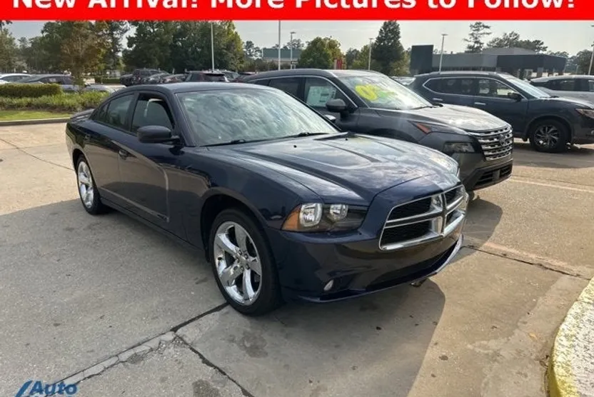 2014 Dodge Charger SXT Plus photo 1
