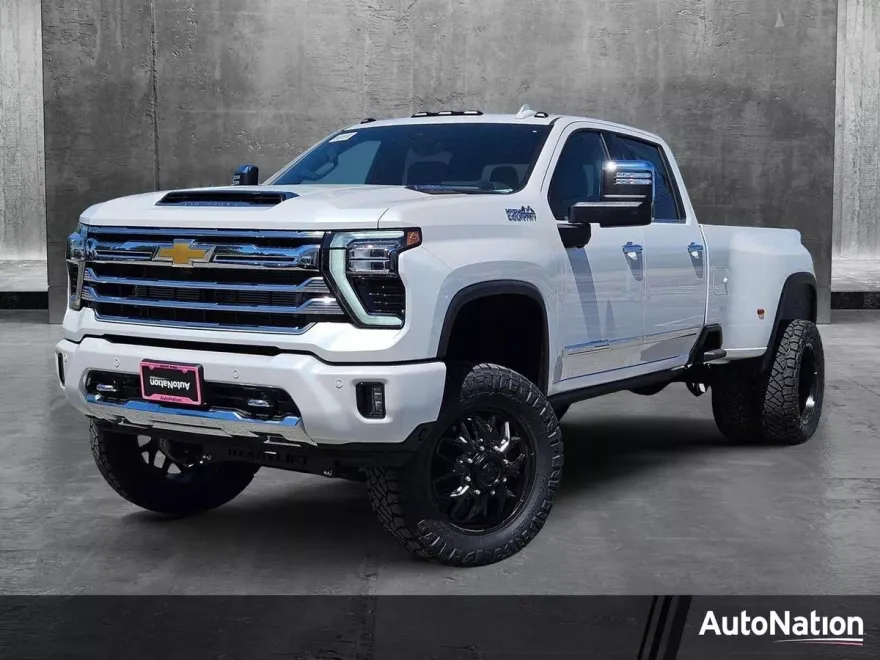 2025 Chevrolet Silverado 3500HD High Country photo 1