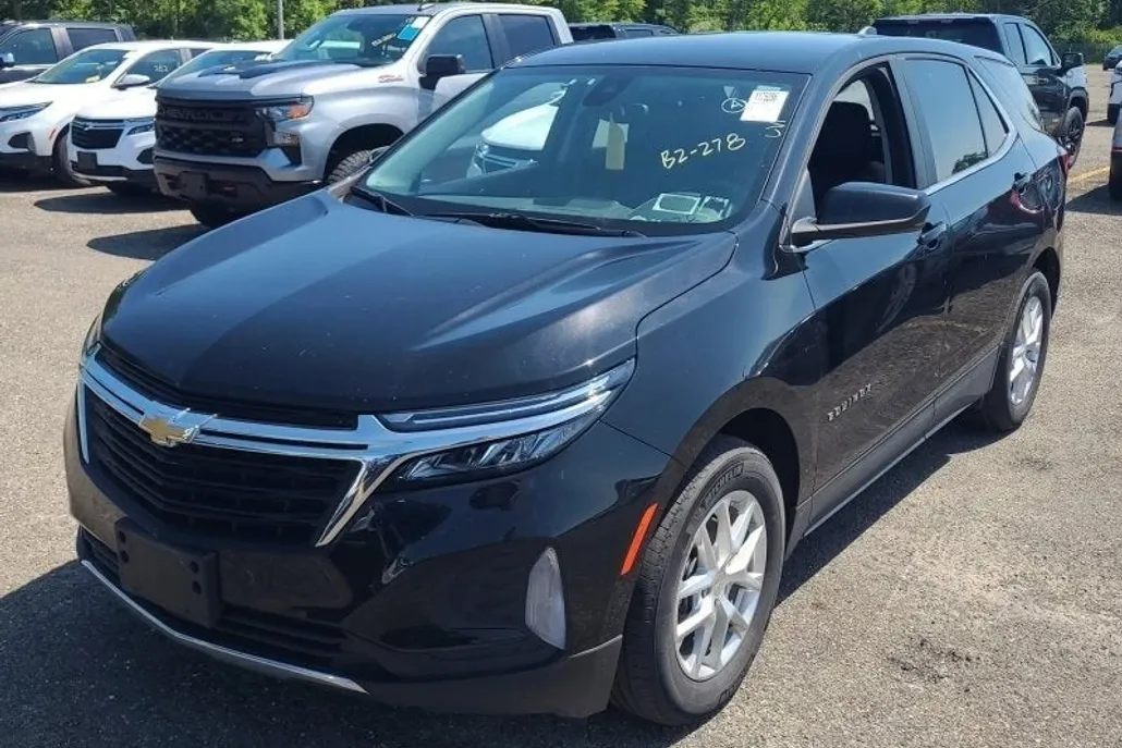 2022 Chevrolet Equinox LT photo 1