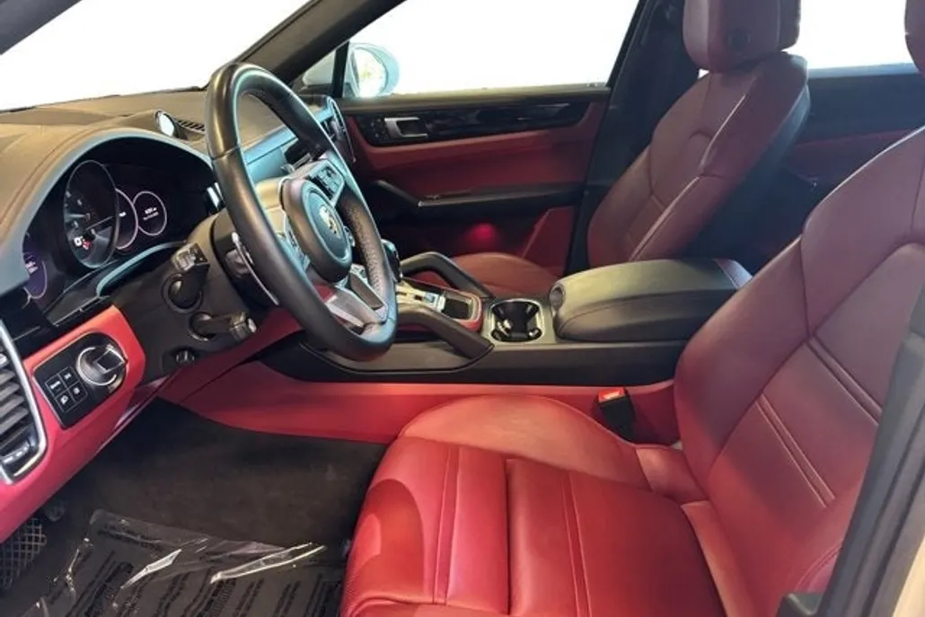 2022 Porsche Cayenne Base photo 1