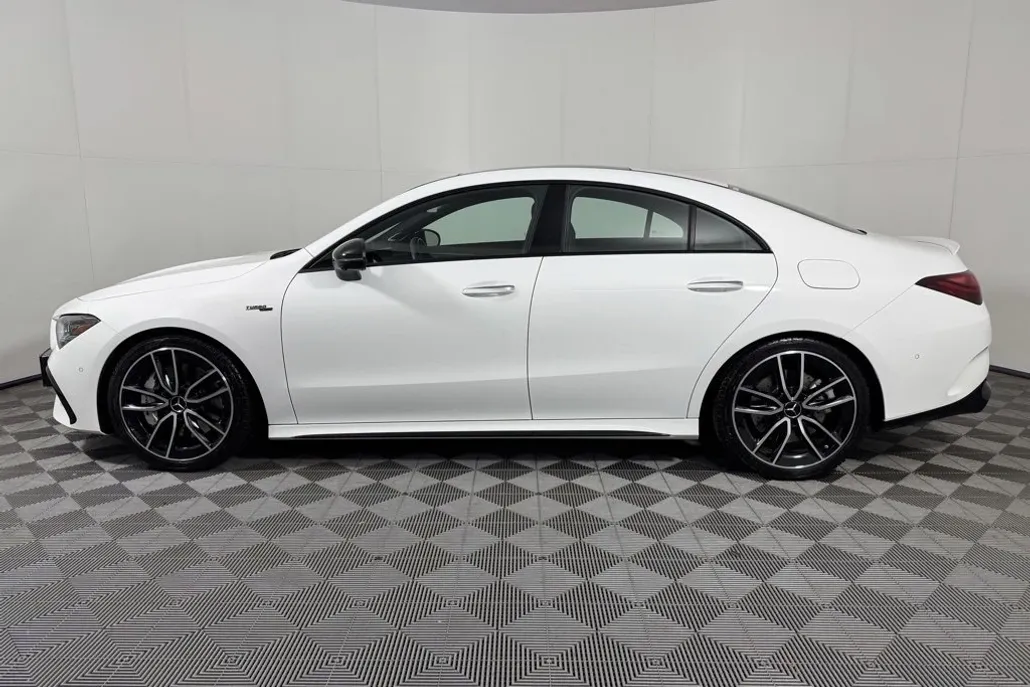 2024 Mercedes Benz CLA AMG 35 photo 1