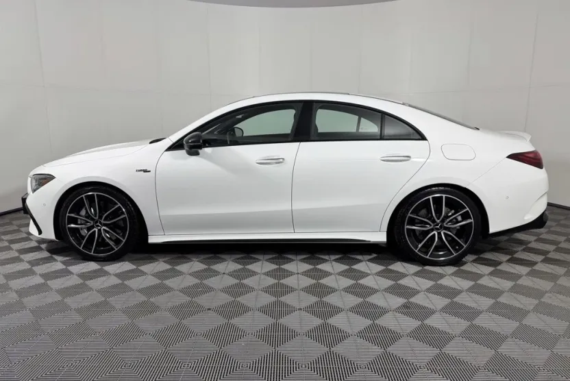 2024 Mercedes Benz CLA AMG 35 photo 1