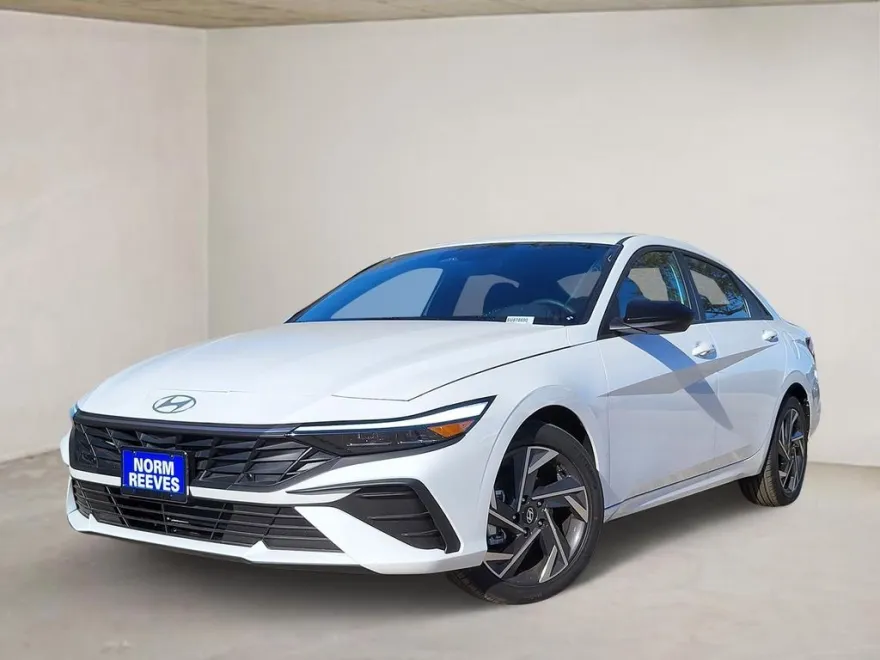 2025 Hyundai Elantra SEL Sport photo 1