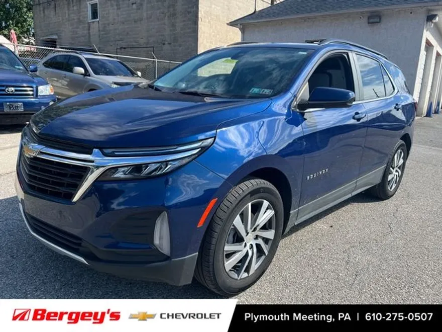 2022 Chevrolet Equinox LT photo 1