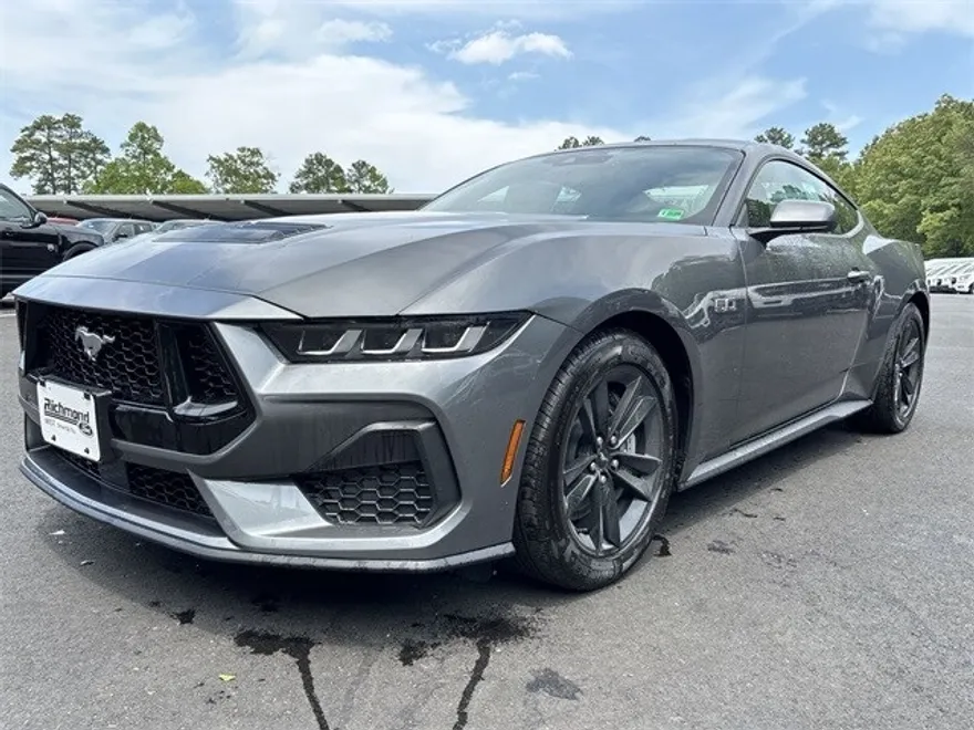 2025 Ford Mustang GT photo 1