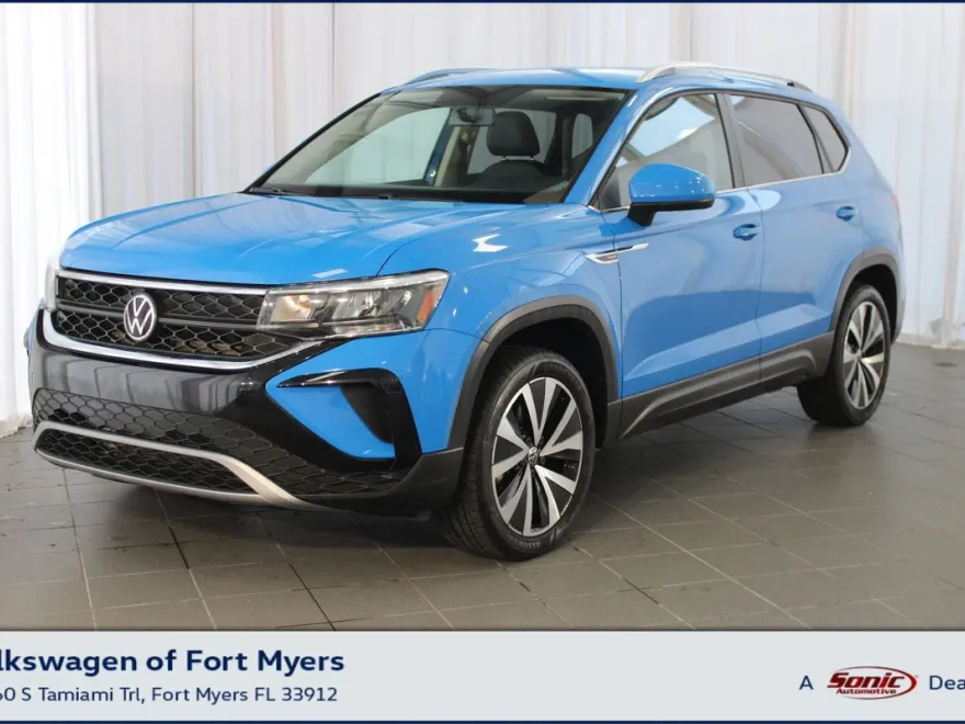 2022 Volkswagen Taos SE photo 1