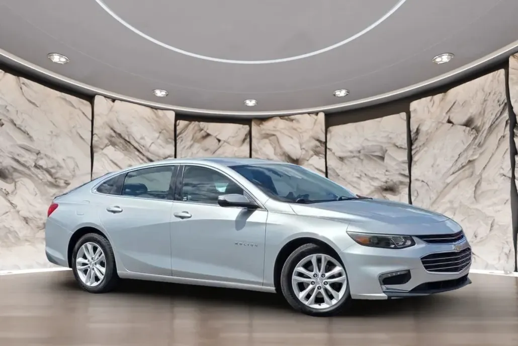 2016 Chevrolet Malibu 1LT photo 1