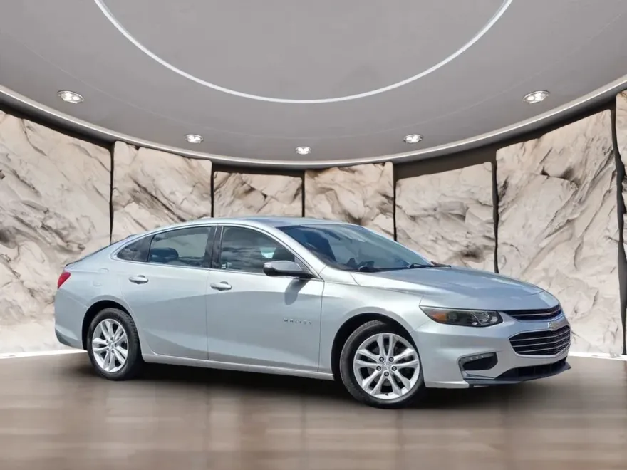 2016 Chevrolet Malibu 1LT photo 1