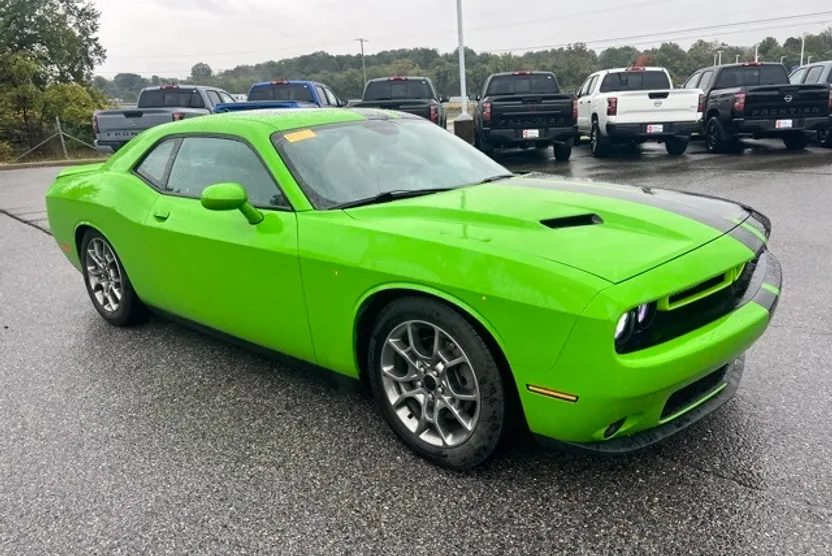 2017 Dodge Challenger GT photo 1