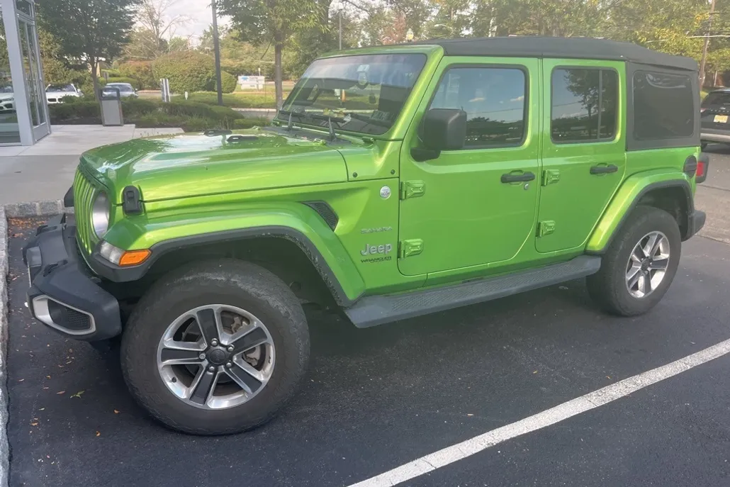 2019 Jeep Wrangler Unlimited Sahara photo 1
