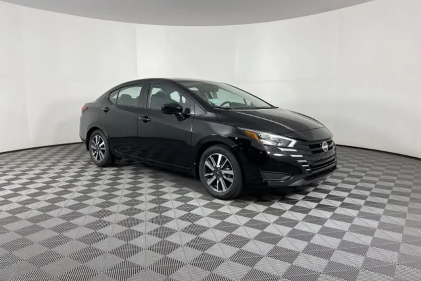 2025 Nissan Versa 1.6 SV photo 1