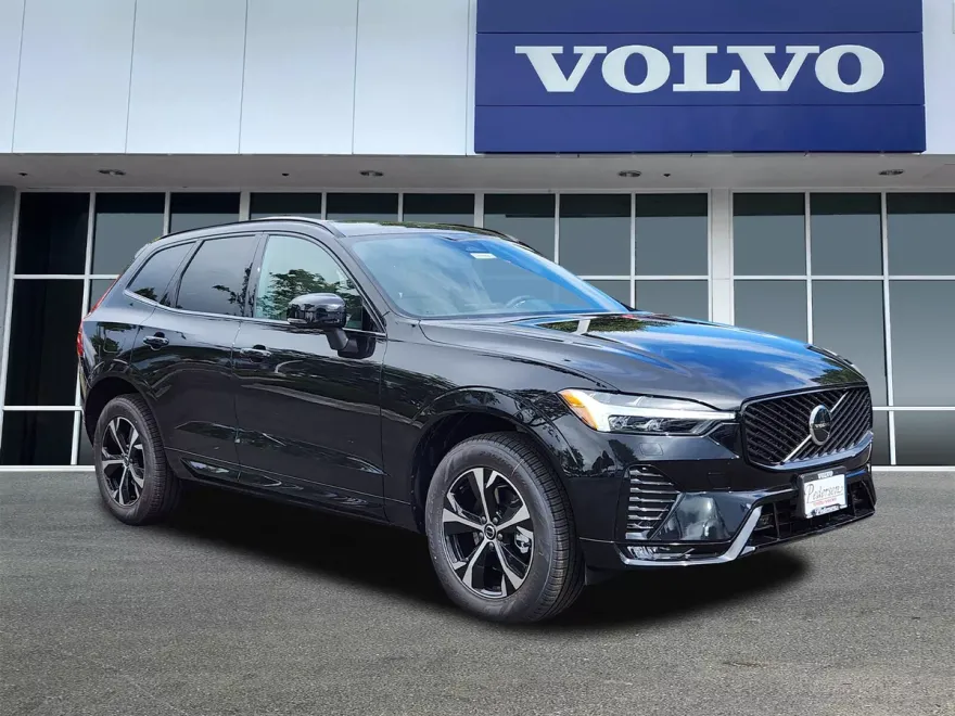2026 Volvo XC60 B5 Core photo 1