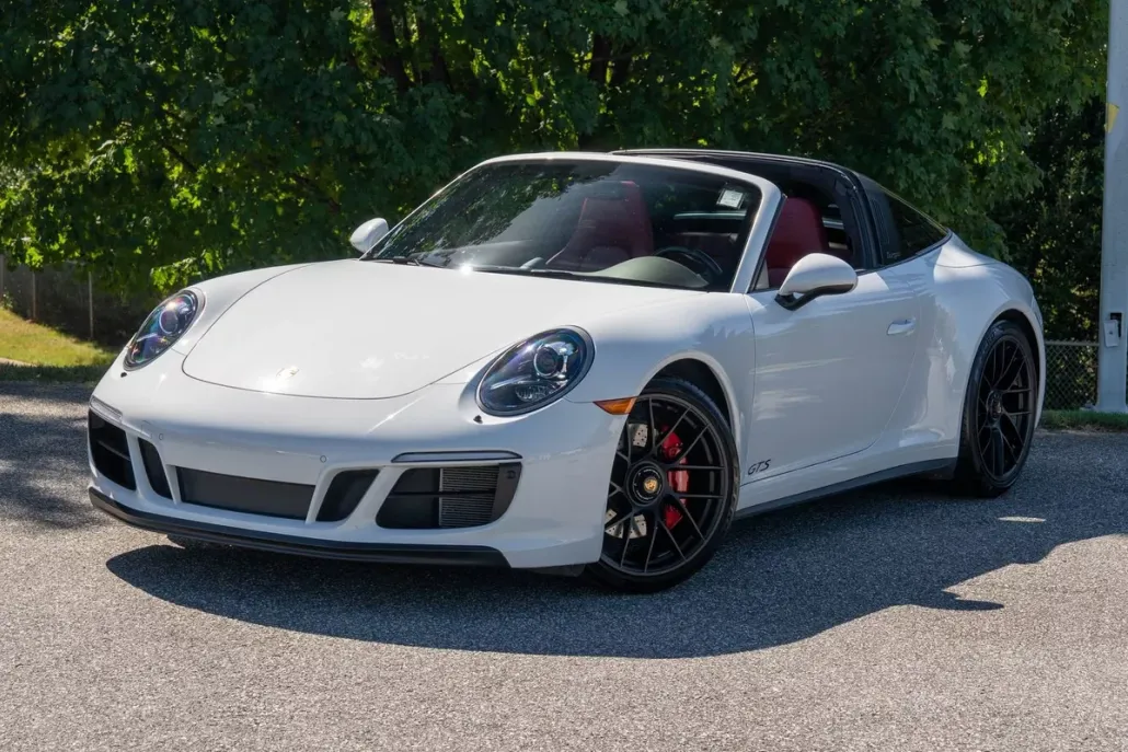 2018 Porsche 911 4 GTS photo 1