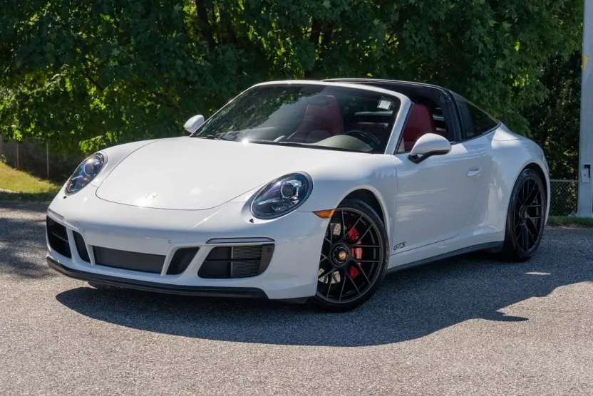 2018 Porsche 911 4 GTS photo 1