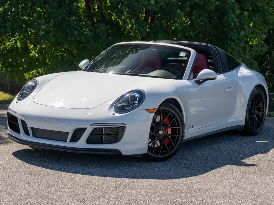2018 Porsche 911 4 GTS photo 1