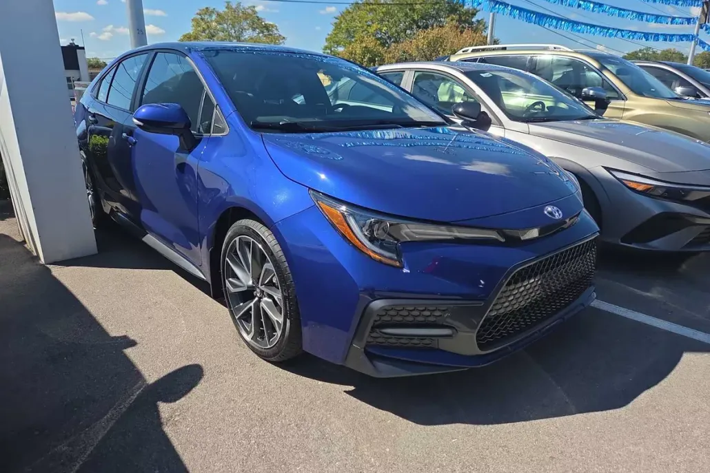 2022 Toyota Corolla SE photo 1