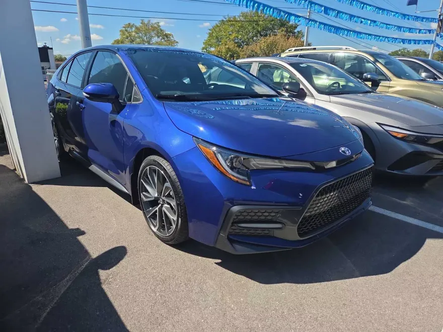 2022 Toyota Corolla SE photo 1