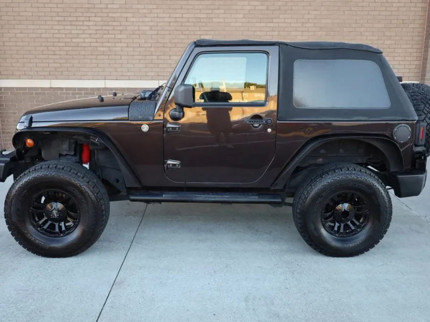 2013 Jeep Wrangler Two-Door Freedom photo 1