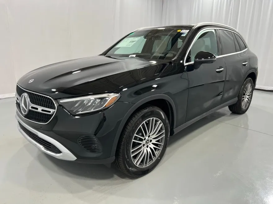 2025 Mercedes Benz GLC 300 4MATIC photo 1