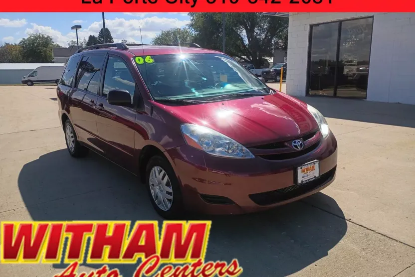 2006 Toyota Sienna LE photo 1