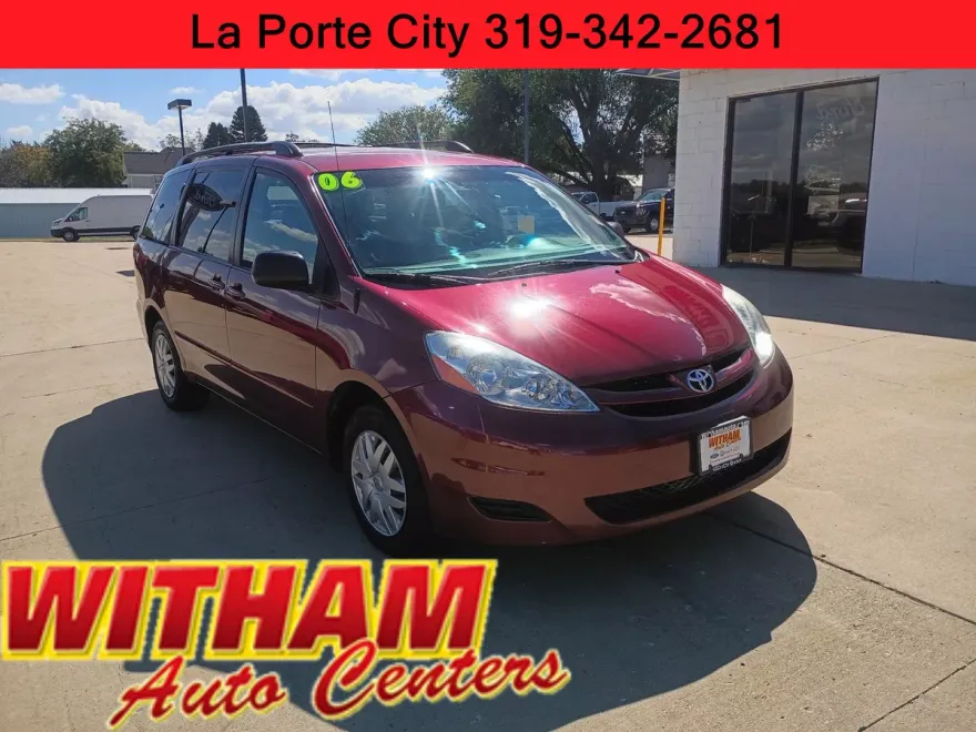 2006 Toyota Sienna LE photo 1