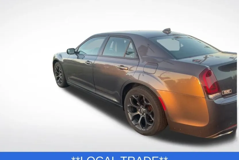 2019 Chrysler 300 S photo 1