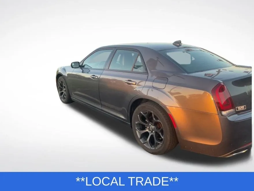 2019 Chrysler 300 S photo 1