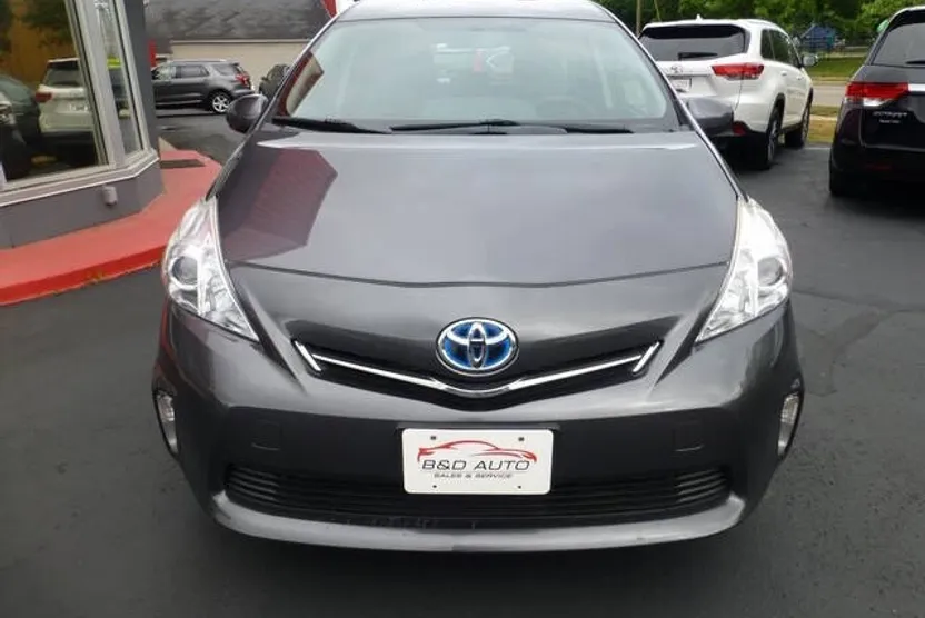 2012 Toyota Prius V Three photo 1