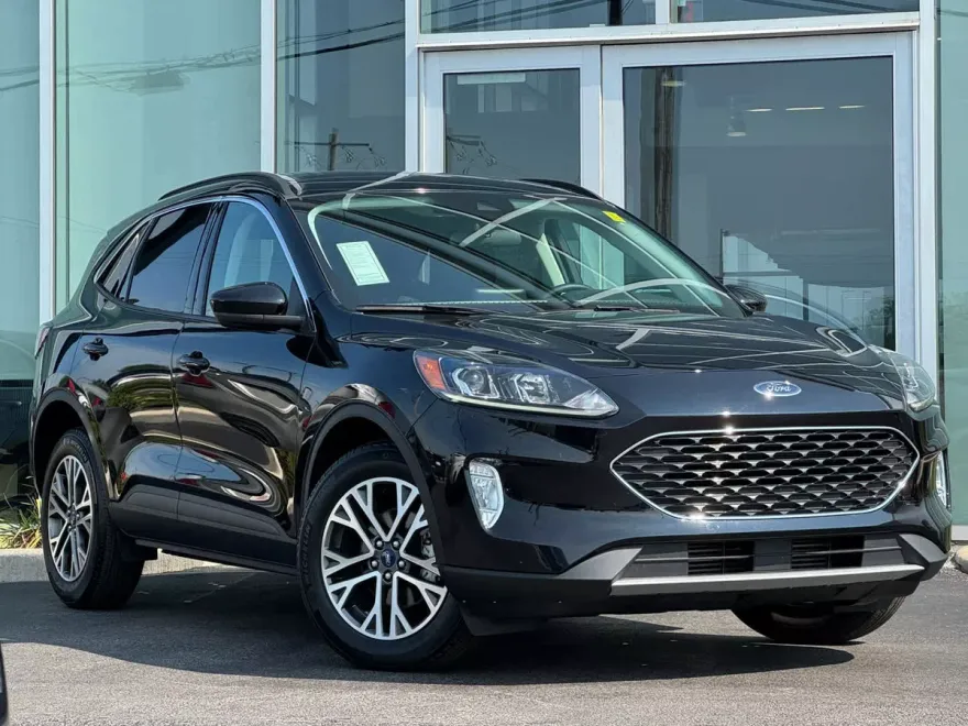 2022 Ford Escape SEL photo 1