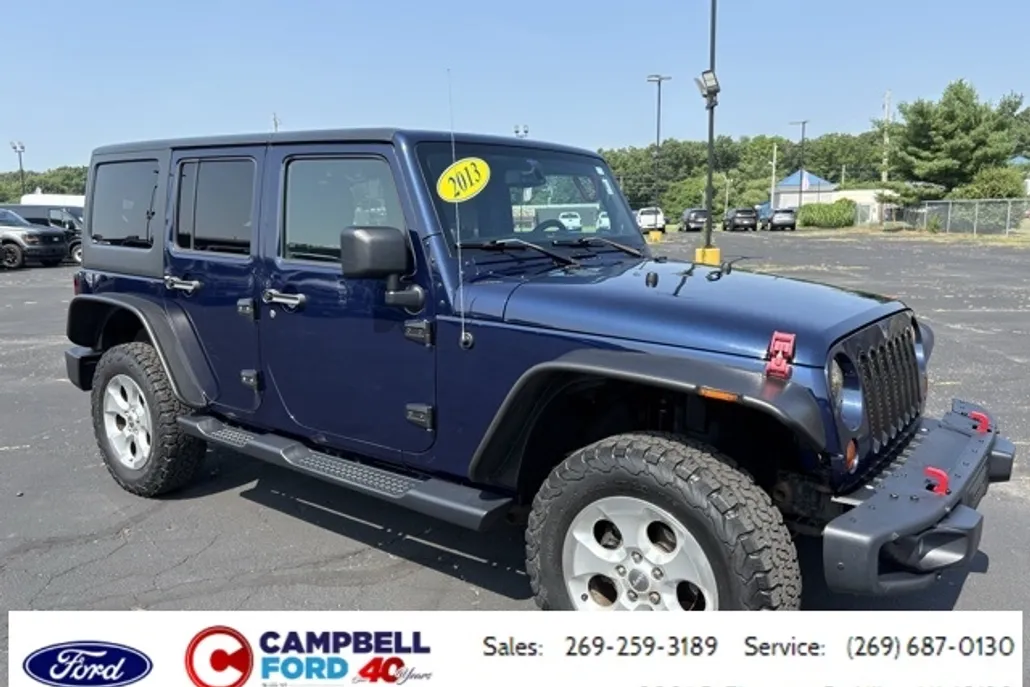 2013 Jeep Wrangler Unlimited Sahara photo 1