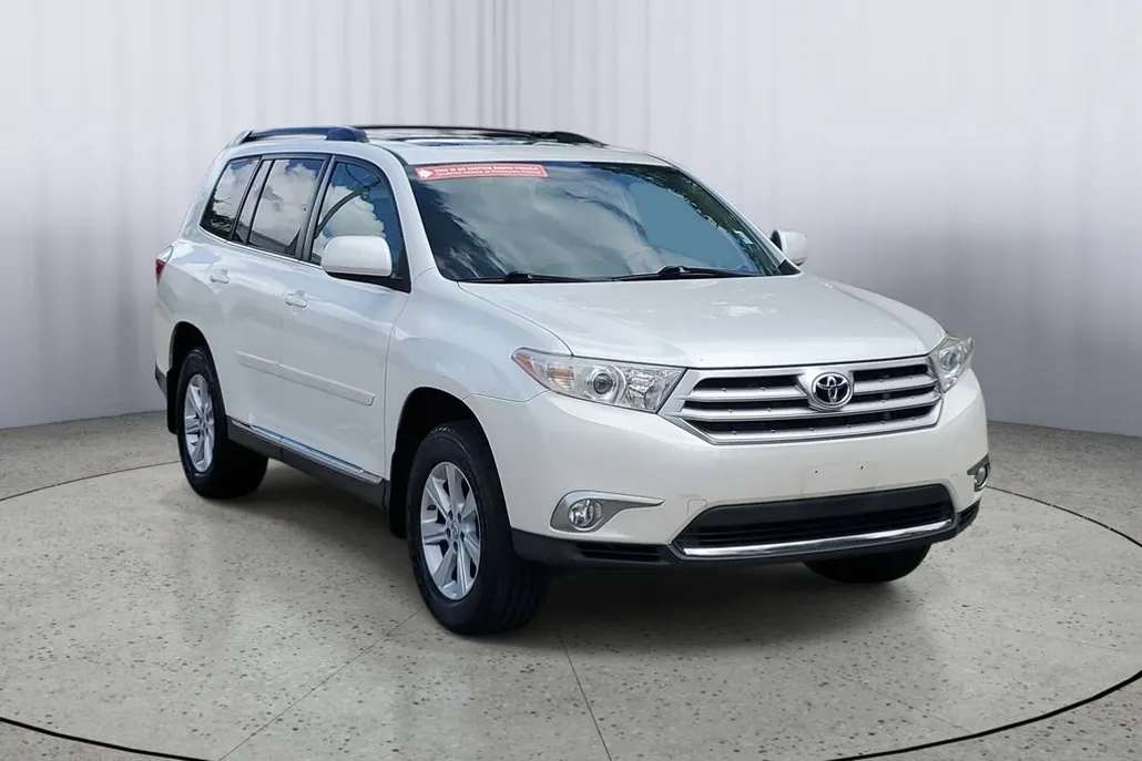 2012 Toyota Highlander SE photo 1