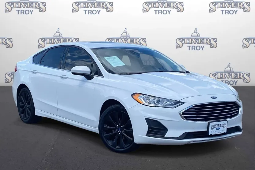 2019 Ford Fusion SE photo 1