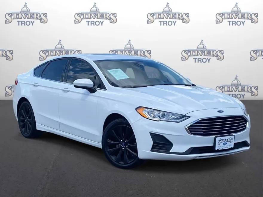 2019 Ford Fusion SE photo 1