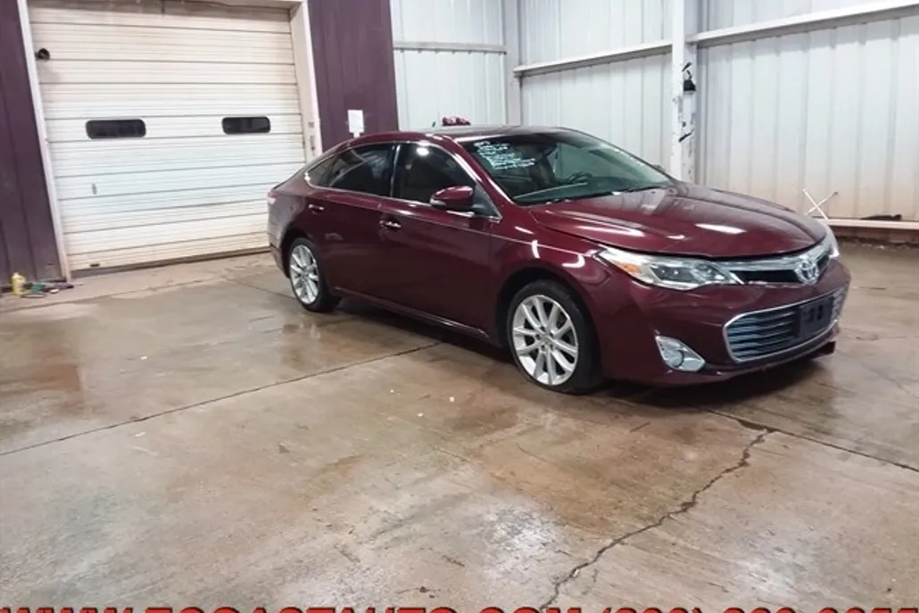 2013 Toyota Avalon XLE photo 1