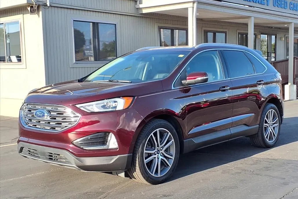 2019 Ford Edge Titanium photo 1