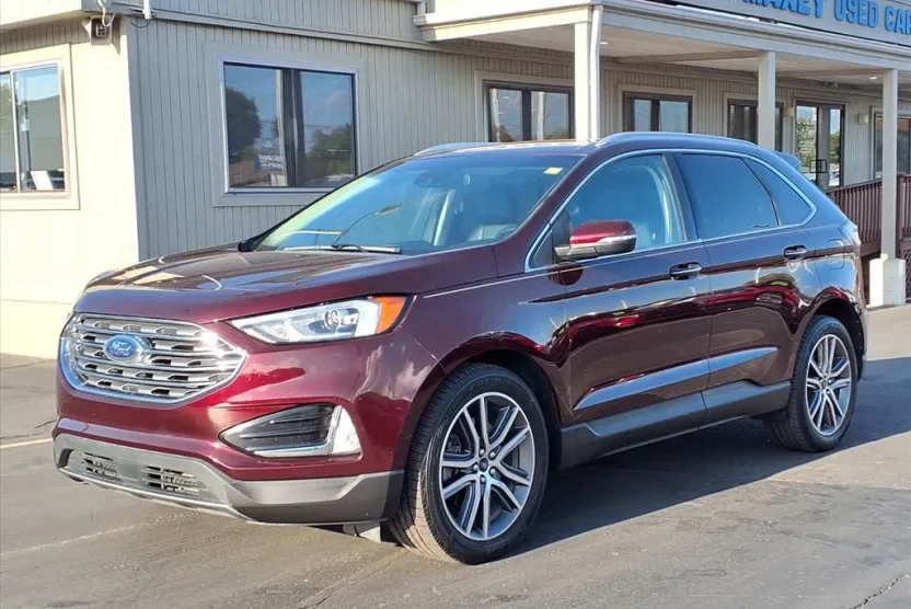 2019 Ford Edge Titanium photo 1
