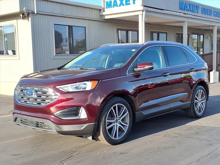 2019 Ford Edge Titanium photo 1