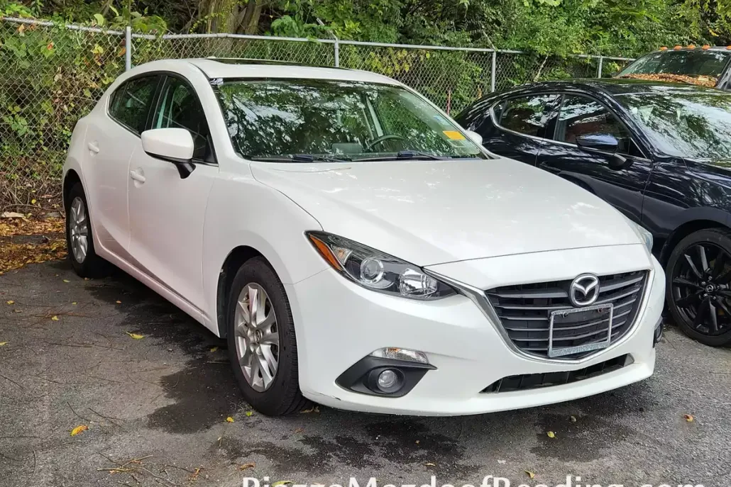 2016 Mazda Mazda3 Touring photo 1
