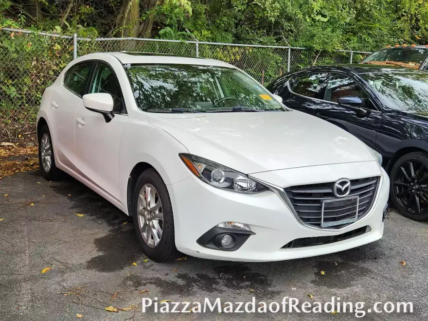 2016 Mazda Mazda3 Touring photo 1