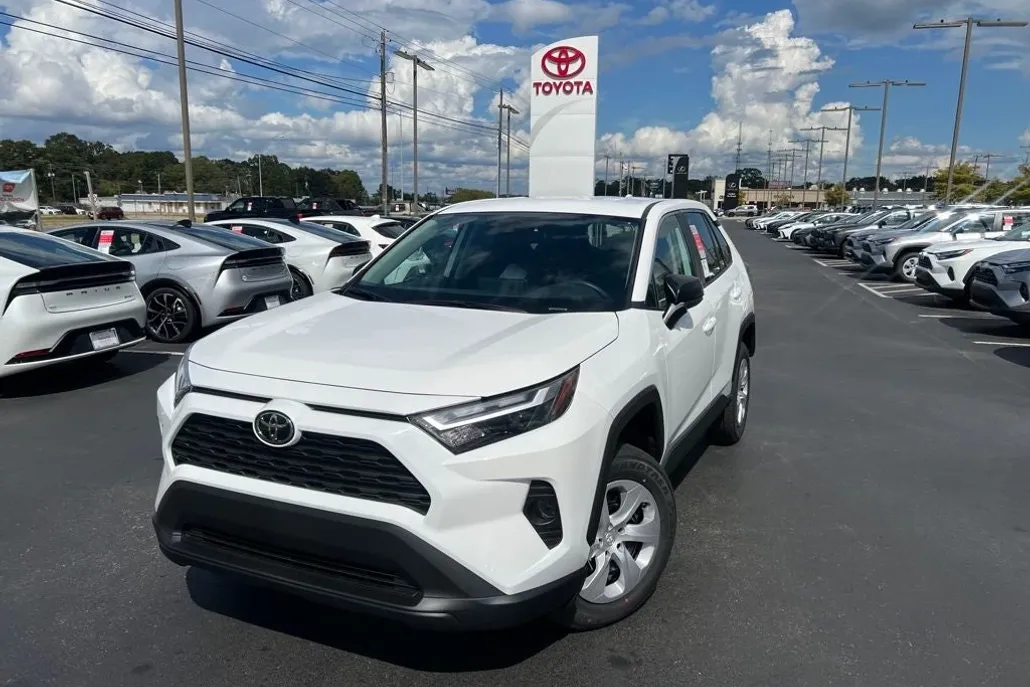 2025 Toyota RAV4 LE photo 1