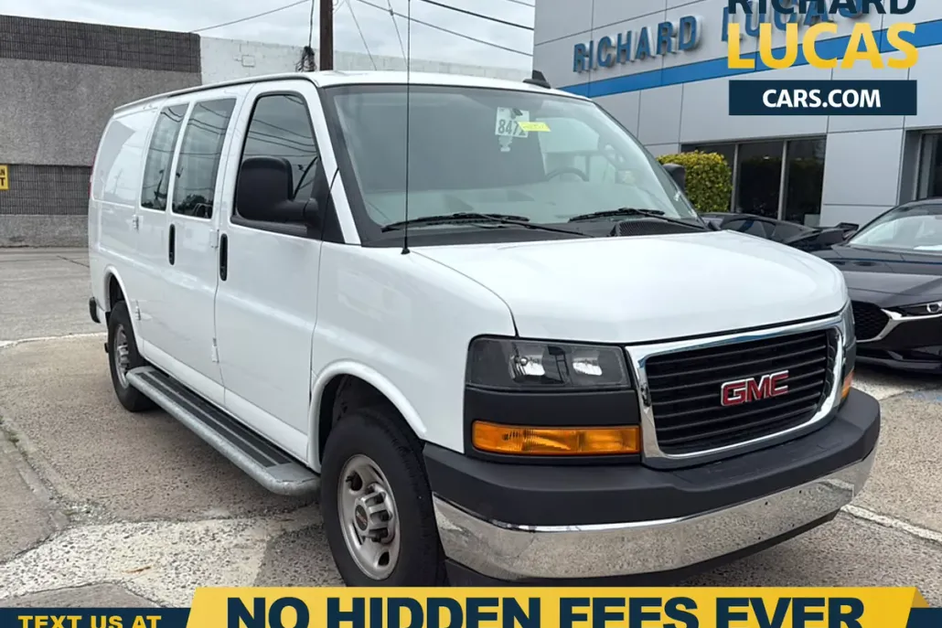 2023 Gmc Savana 2500 Cargo photo 1