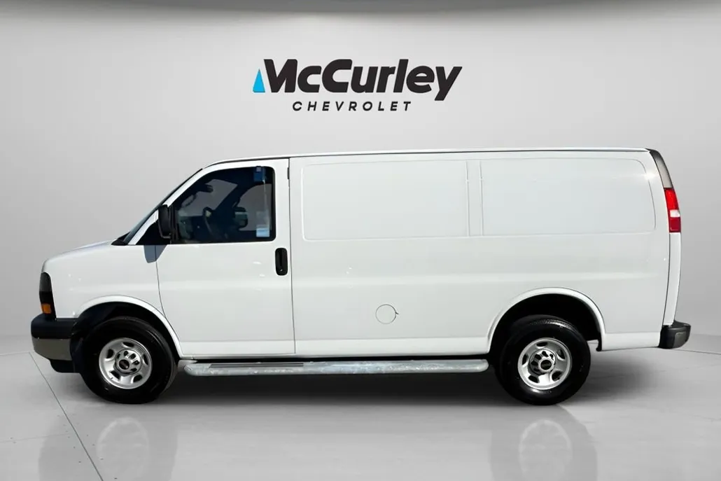 2023 Gmc Savana Cargo 2500 photo 1