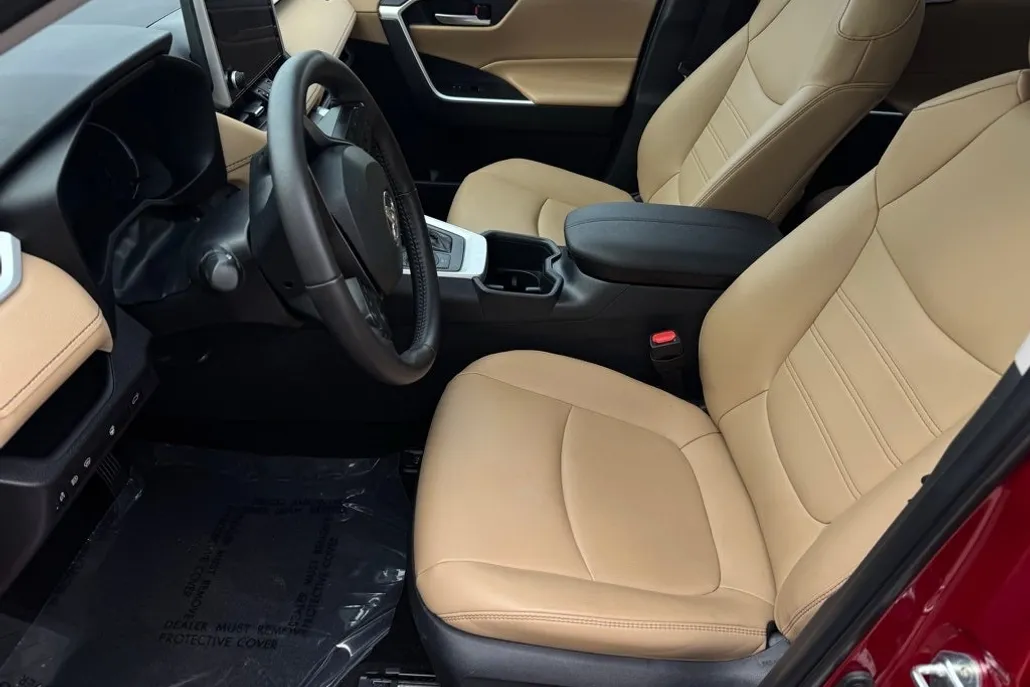 2025 Toyota RAV4 Hybrid XLE Premium photo 1