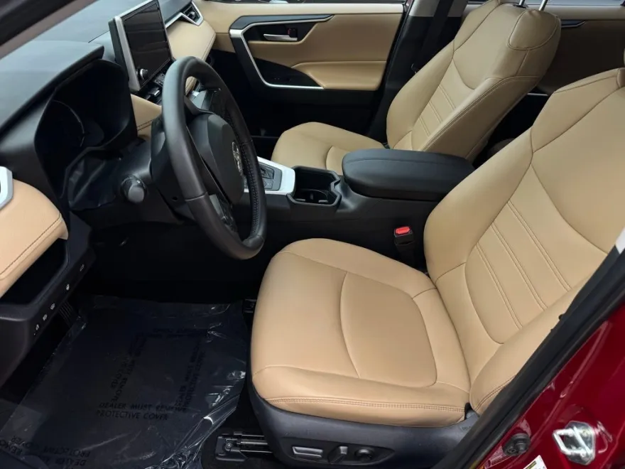 2025 Toyota RAV4 Hybrid XLE Premium photo 1