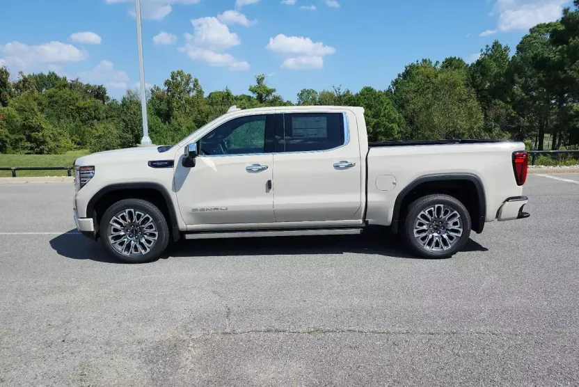 2026 Gmc Sierra 1500 Denali Ultimate photo 1