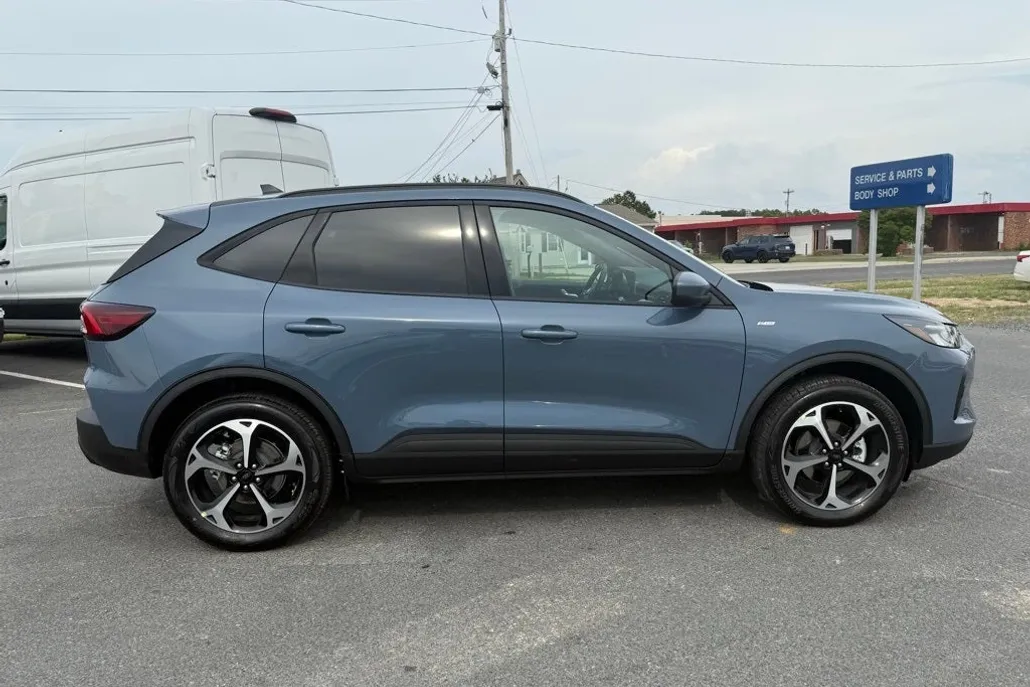 2025 Ford Escape Hybrid ST-Line Select photo 1