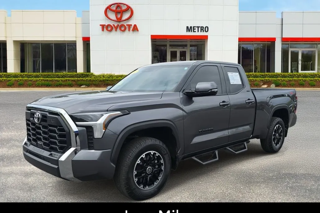 2022 Toyota Tundra SR5 photo 1