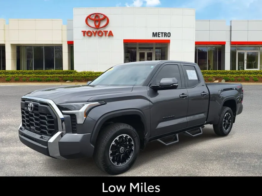 2022 Toyota Tundra SR5 photo 1
